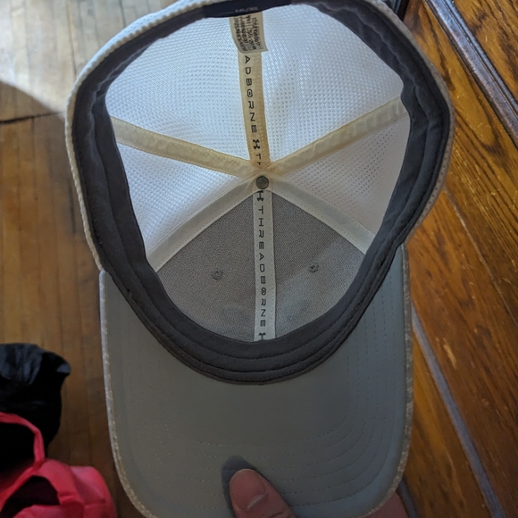 Under Armour baseball hat - Picture 2 of 5